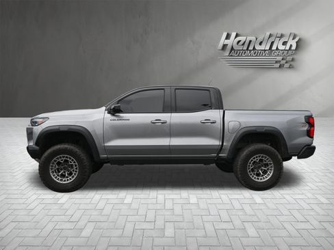 Used 2025 Chevrolet Colorado ZR2 w/ Technology Package image 9
