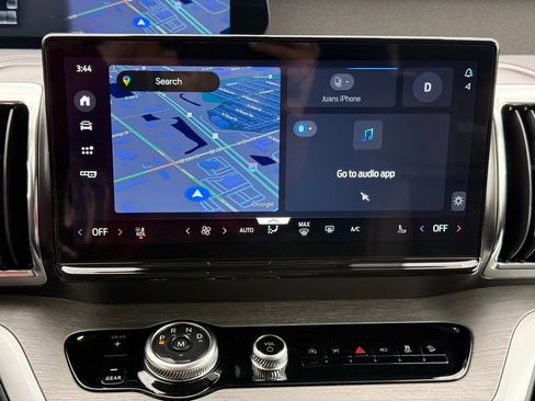 Used 2025 Ford Expedition Platinum image 15