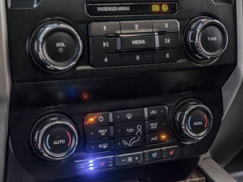 Used 2019 Ford F250 Lariat w/ Lariat Ultimate Package image 28