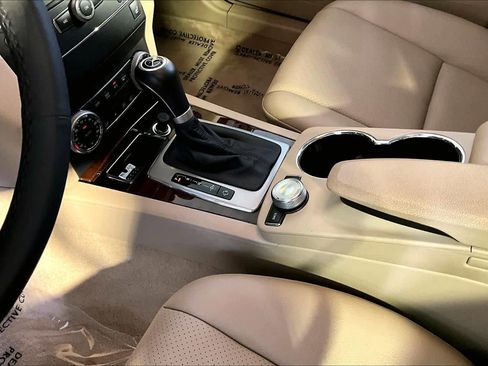 Used 2010 Mercedes-Benz GLK 350 4MATIC image 16