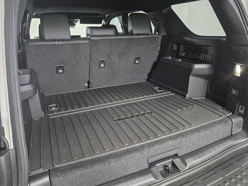 New 2025 Toyota 4Runner 4WD image 17