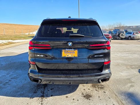 Used 2024 BMW X5 xDrive40i w/ M Sport Package image 5