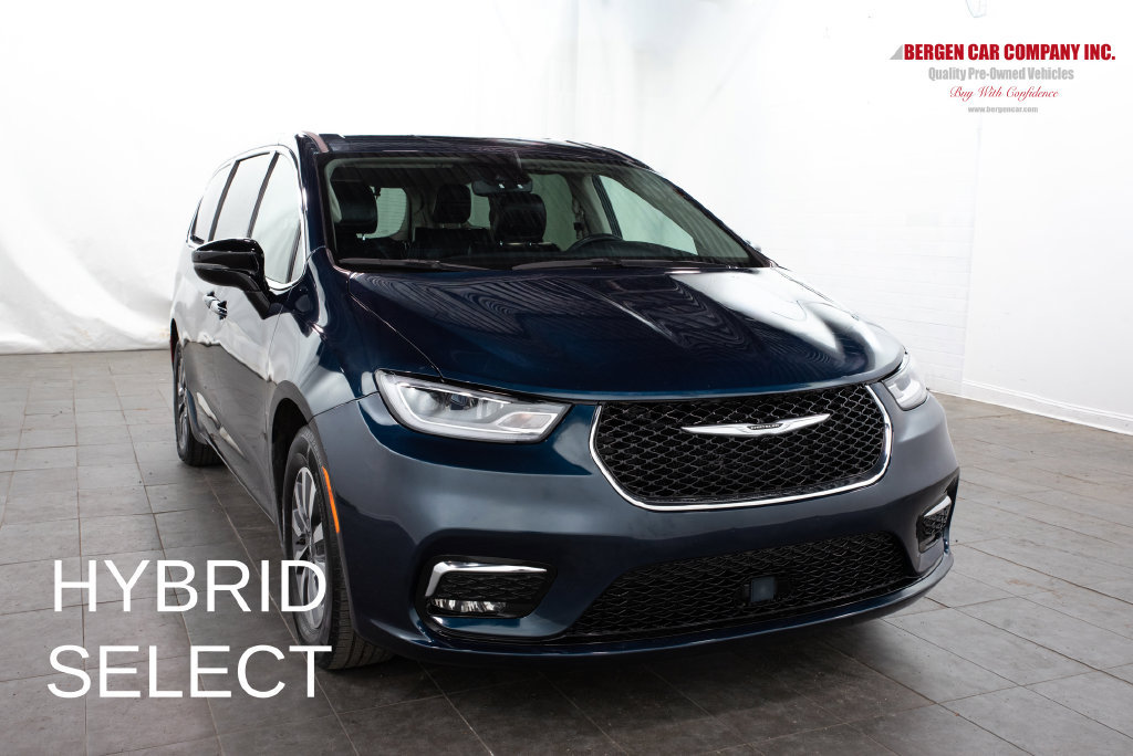 Used 2024 Chrysler Pacifica Limited FWD 360° Tour