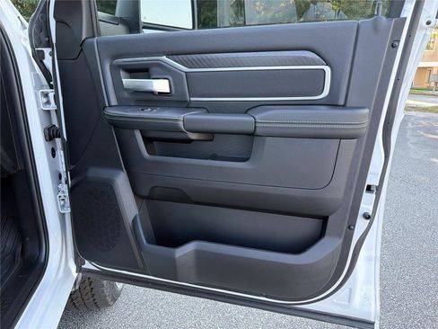 New 2026 RAM 2500 Big Horn AWD/4WD image 13