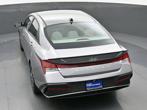 Certified 2025 Hyundai Elantra Sport image 34