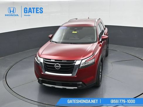 Used 2023 Nissan Pathfinder SL AWD/4WD image 51