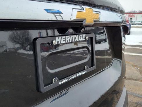 Used 2023 Chevrolet Traverse LT image 28