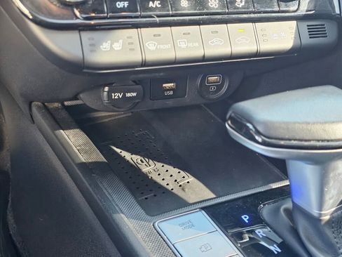 Used 2023 Hyundai Elantra Limited image 35