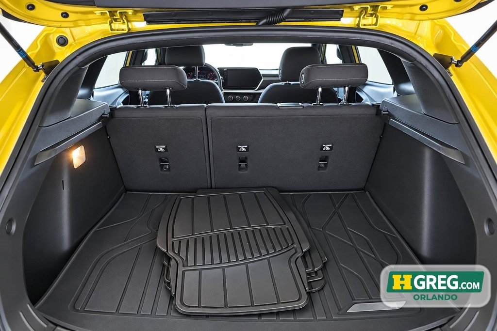 Used 2024 Chevrolet Trax RS FWD image 17