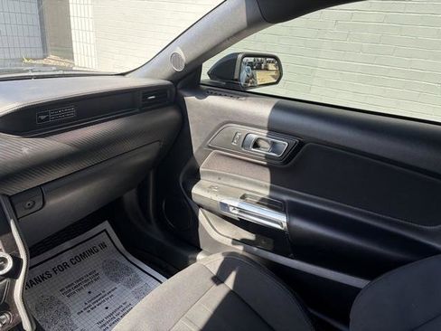 Used 2020 Ford Mustang Coupe image 19