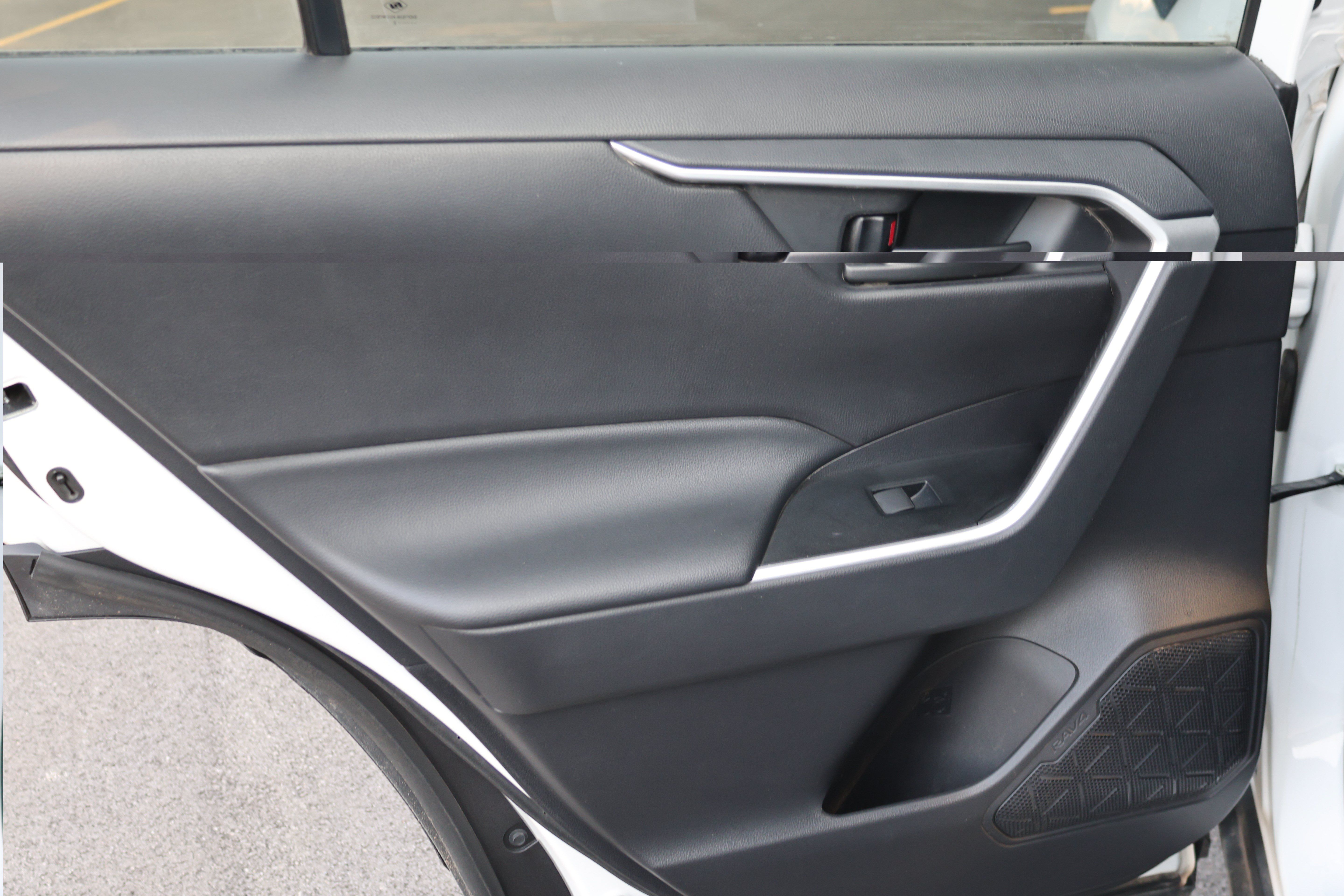 Used 2022 Toyota RAV4 LE AWD/4WD image 13