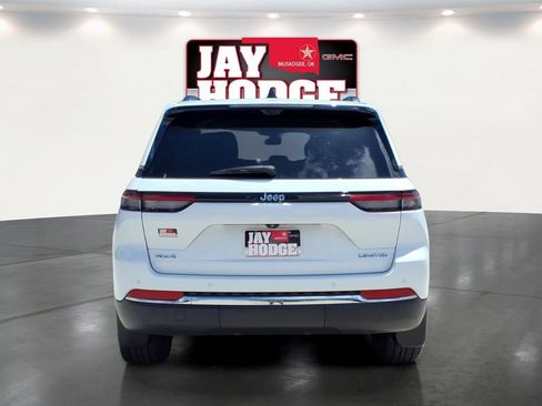 Used 2023 Jeep Grand Cherokee Limited w/ Luxury Tech Group II AWD/4WD image 5