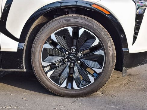 New 2025 Chevrolet Blazer EV RS w/ Super Cruise Package AWD/4WD image 11