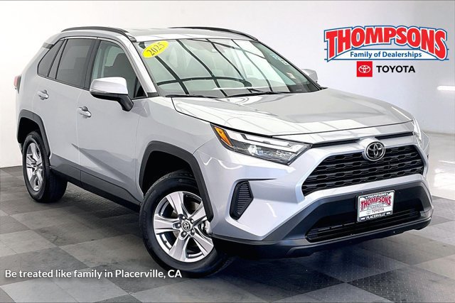 Used 2025 Toyota RAV4 XLE AWD/4WD image 1