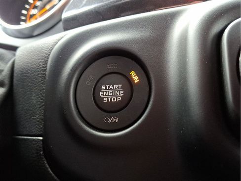 Used 2021 Jeep Wrangler Unlimited Sahara image 28