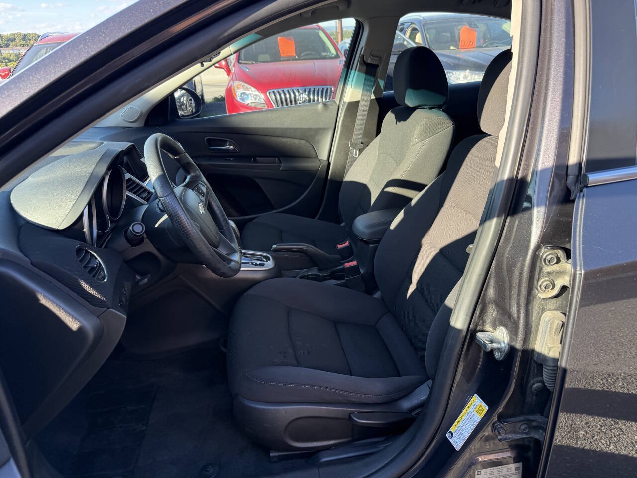 Used 2015 Chevrolet Cruze LT FWD image 12
