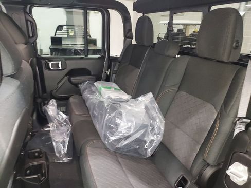 New 2026 Jeep Gladiator Mojave AWD/4WD image 27