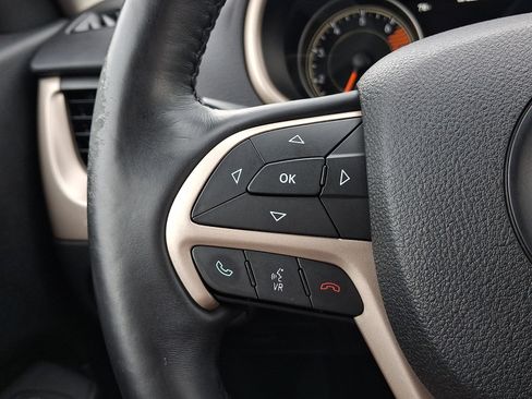 Used 2017 Jeep Cherokee Limited AWD/4WD image 21