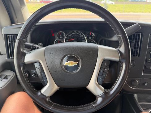 Used 2017 Chevrolet Express 3500 LT w/ LT Preferred Equipment Group RWD image 12