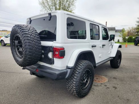 Used 2018 Jeep Wrangler Unlimited Sahara w/ Dual Top Group AWD/4WD image 16