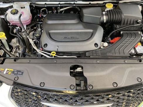 Used 2026 Chrysler Pacifica Select AWD/4WD image 10