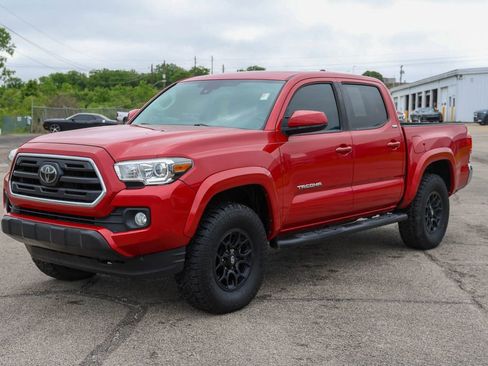 Used 2019 Toyota Tacoma SR5 AWD/4WD image 6
