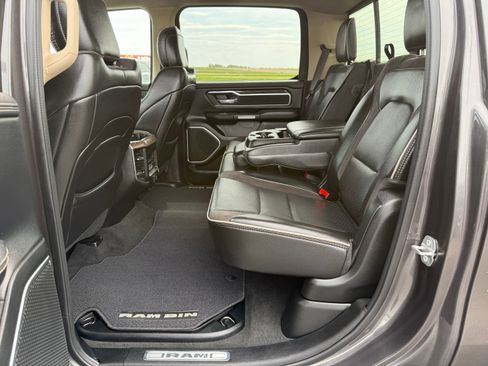 Used 2020 RAM 1500 Laramie AWD/4WD image 9
