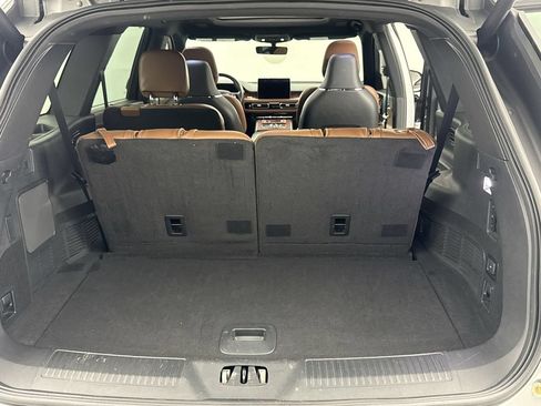 Used 2022 Lincoln Aviator Reserve w/ Equipment Group 201A RWD image 26