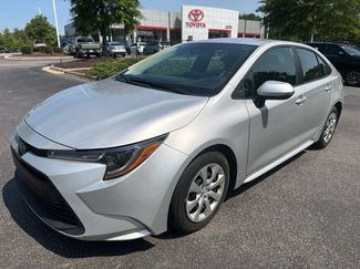 Used 2025 Toyota Corolla LE FWD video 1
