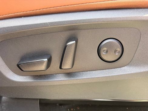 Used 2025 Nissan Pathfinder Platinum w/ Cargo Package AWD/4WD image 11