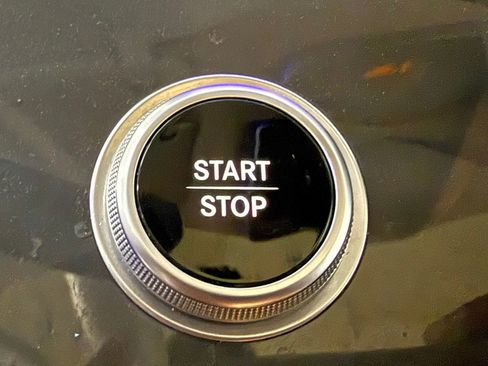 Used 2023 Mercedes-Benz EQS 450+ SUV image 29