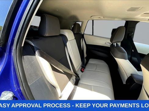 Used 2022 Toyota Corolla Cross XLE w/ Convenience Package FWD image 31