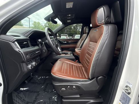 Used 2023 GMC Yukon Denali Ultimate AWD/4WD image 13