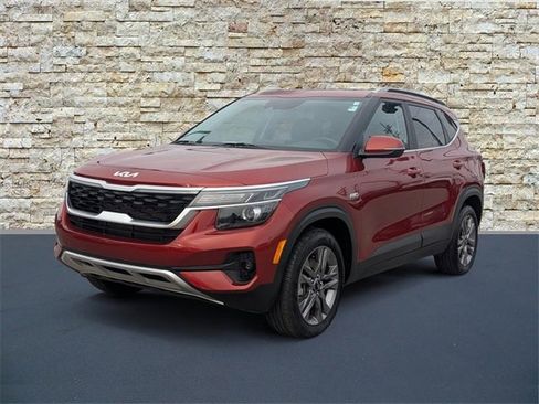 Certified 2023 Kia Seltos S image 5