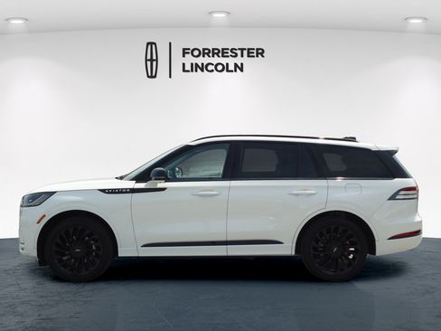 Certified 2025 Lincoln Aviator Reserve w/ Jet Appearance Package AWD/4WD image 6