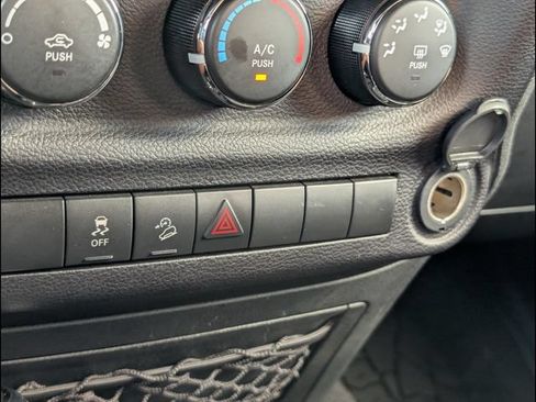 Used 2016 Jeep Wrangler Sport AWD/4WD image 14