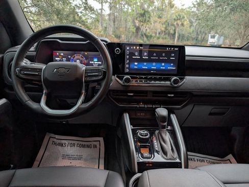 Used 2025 Chevrolet Colorado Trail Boss image 16