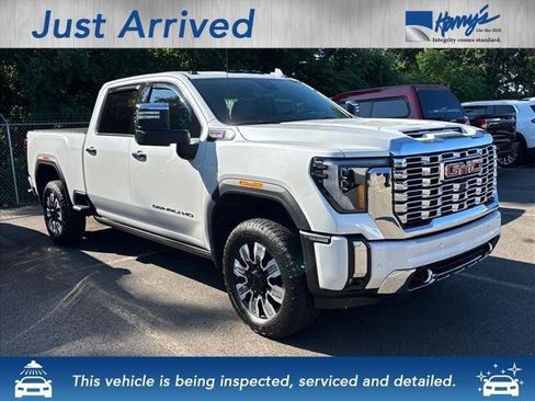 Certified 2025 GMC Sierra 2500 Denali w/ Denali Reserve Package AWD/4WD image 3