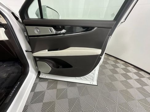 Used 2022 Lincoln Nautilus Black Label w/ Class II Trailer Tow Package image 21