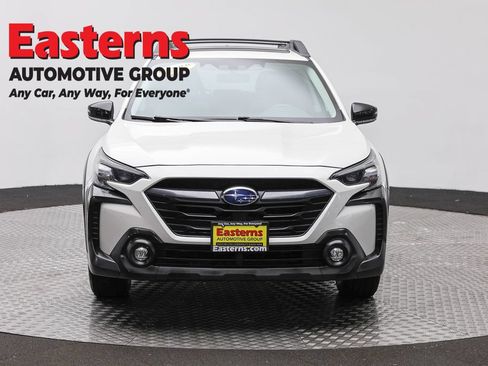 Used 2023 Subaru Outback Premium AWD/4WD image 2