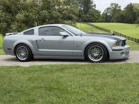 Used 2005 Ford Mustang GT Premium RWD image 30