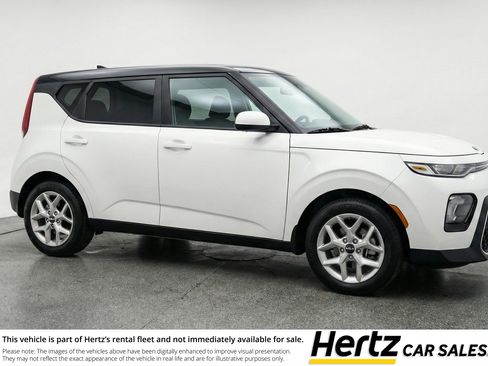 Used 2025 Kia Soul LX w/ LX Technology Package image 1