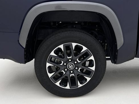 Used 2025 Toyota Tundra Limited AWD/4WD image 29