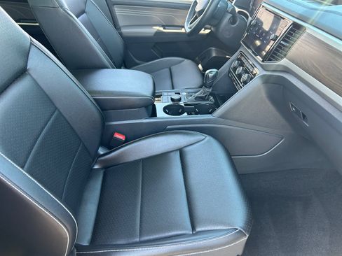 Used 2023 Volkswagen Atlas SE w/ Panoramic Sunroof Package AWD/4WD image 19