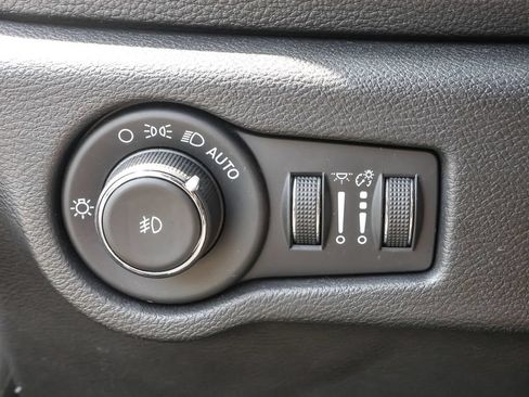 Used 2022 Chrysler Pacifica Pinnacle AWD/4WD image 20