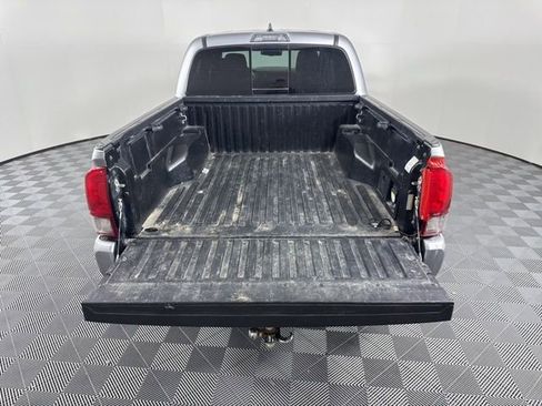 Used 2019 Toyota Tacoma TRD Sport image 13