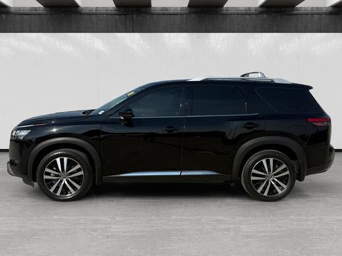 Used 2024 Nissan Pathfinder Platinum w/ Cargo Package FWD image 2