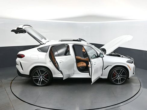 New 2026 BMW X6 xDrive40i w/ Climate Comfort Package image 50
