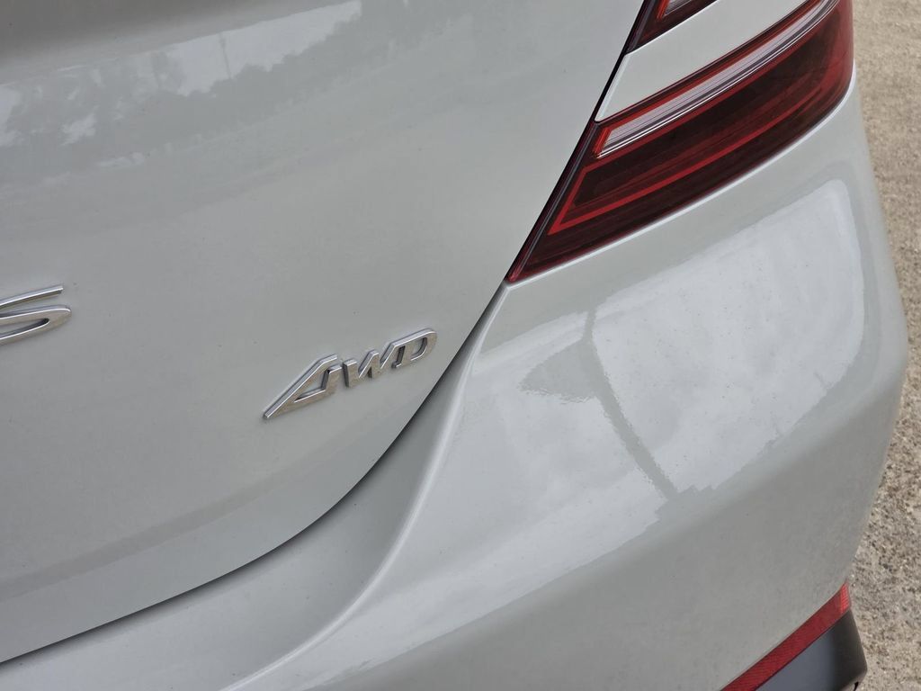 Used 2026 Genesis G70 2.5T AWD/4WD image 6