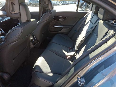 Used 2025 Mercedes-Benz C 300 4MATIC Sedan image 4